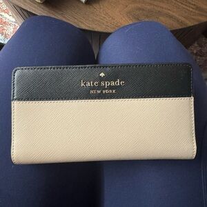 Kate Spade Black and Tan Wallet